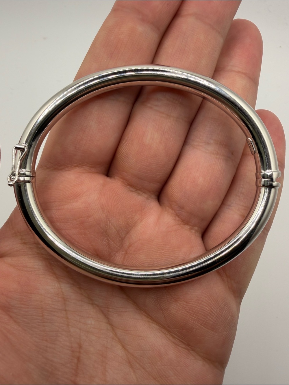 Vintage 14K 50’s White Hollow Gold Bangle Fits 16-18cm